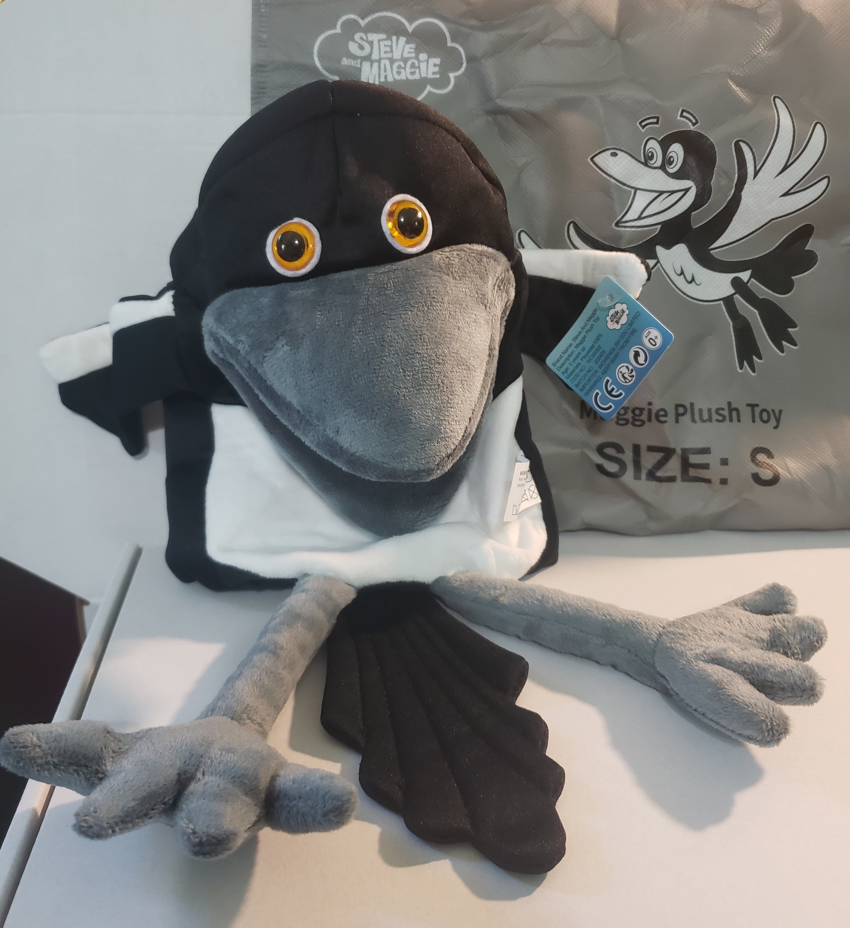 Magpie puppet from Steve and Magpie